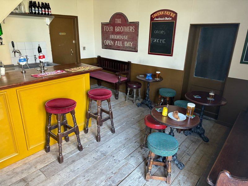 Macintosh Ale House